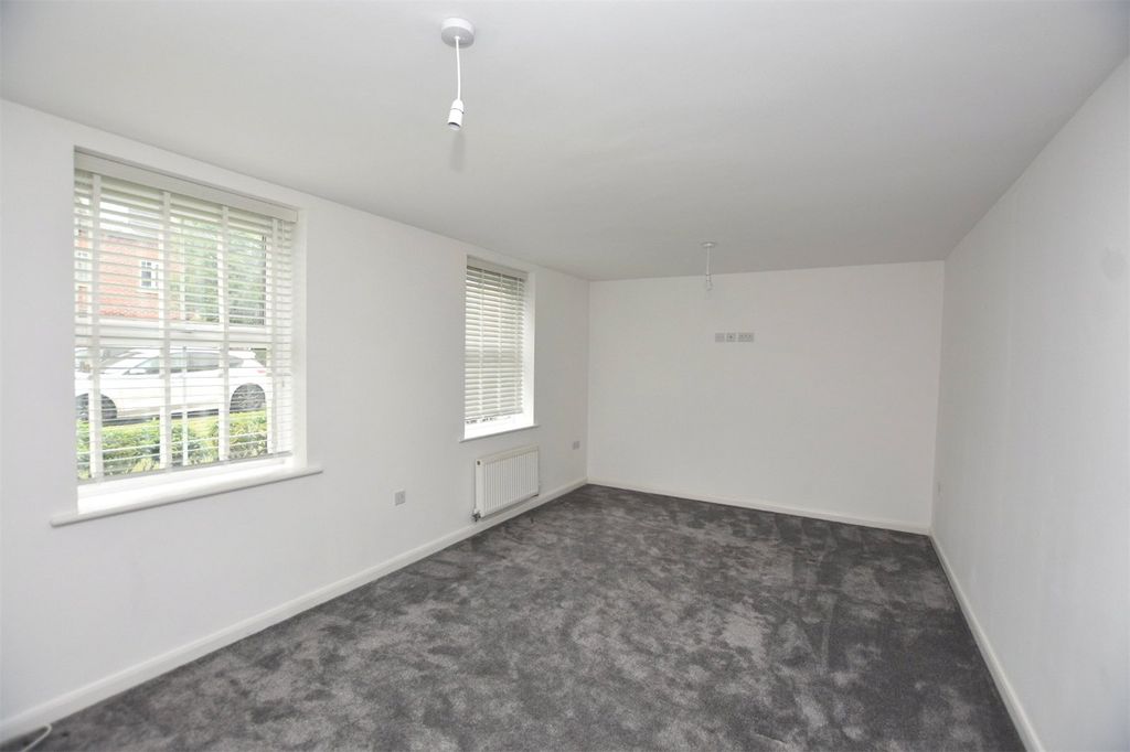 Property photo 3 of 12 Living Room