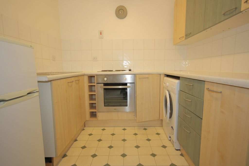 Property photo 3 of 5 Kitchen