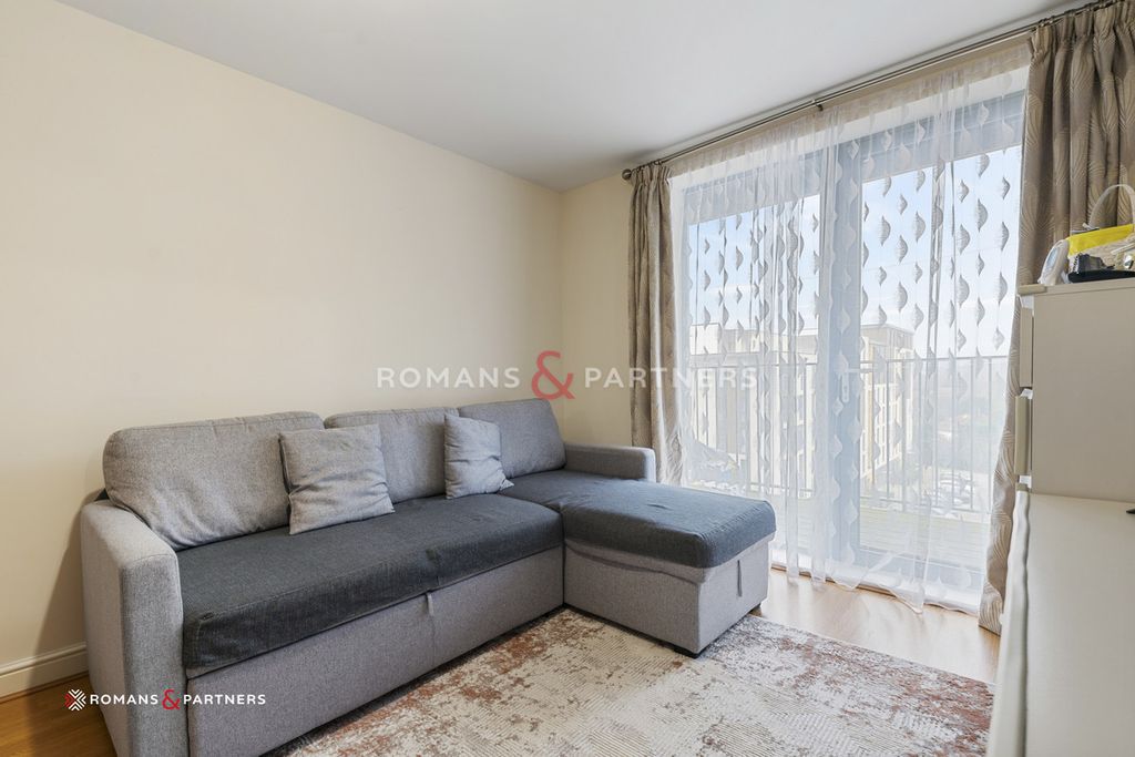 Property photo 3 of 12