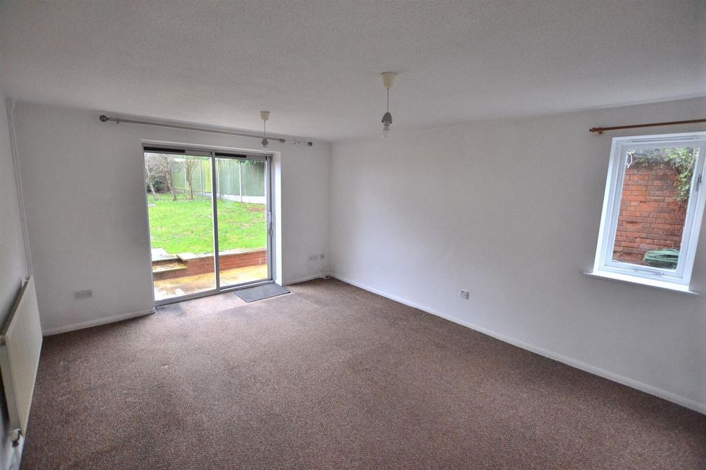 Property photo 3 of 13 Living Room