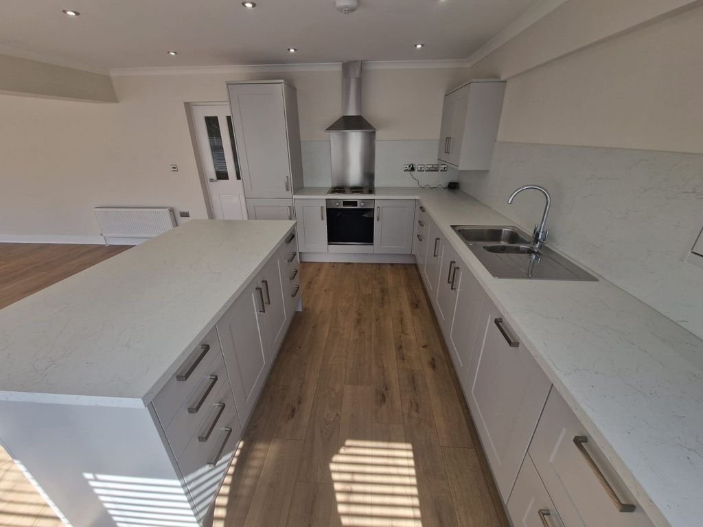 Property photo 1 of 6 Image