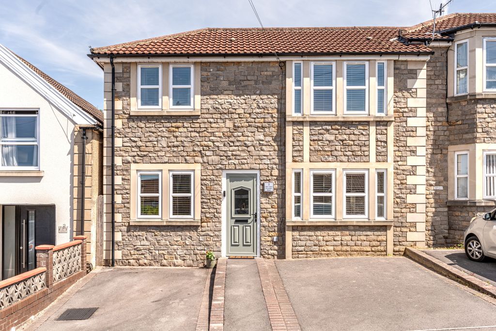 Property photo 1 of 17 1