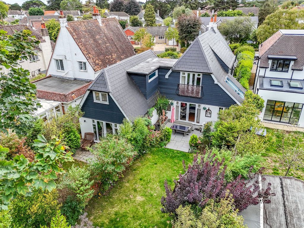 Property photo 2 of 27