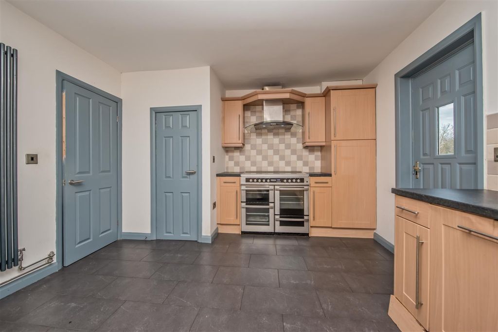 Property photo 3 of 29 Fitted Dining Kitchen: