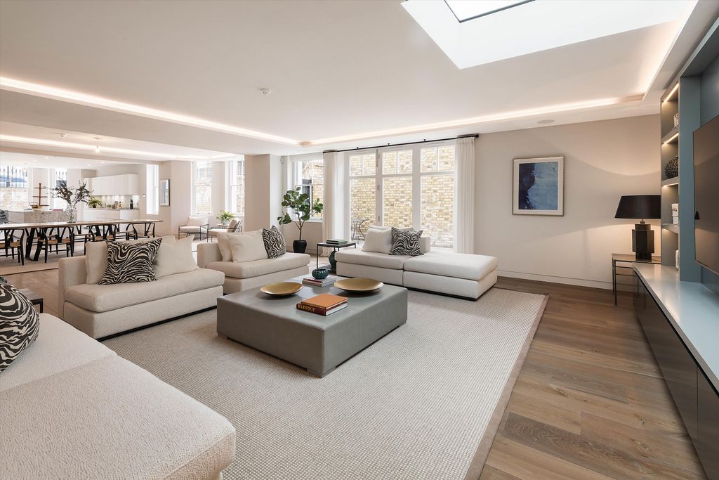 Additional image 10 of 8 bed detached house to rentUpper Phillimore Gardens, Kensington, London W8