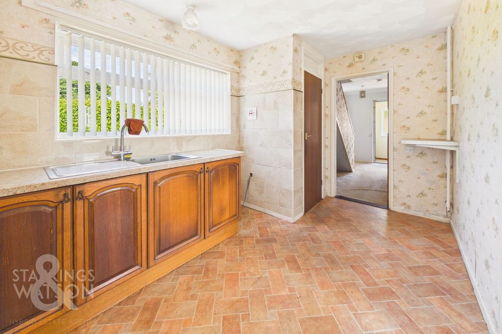 Property photo 3 of 23