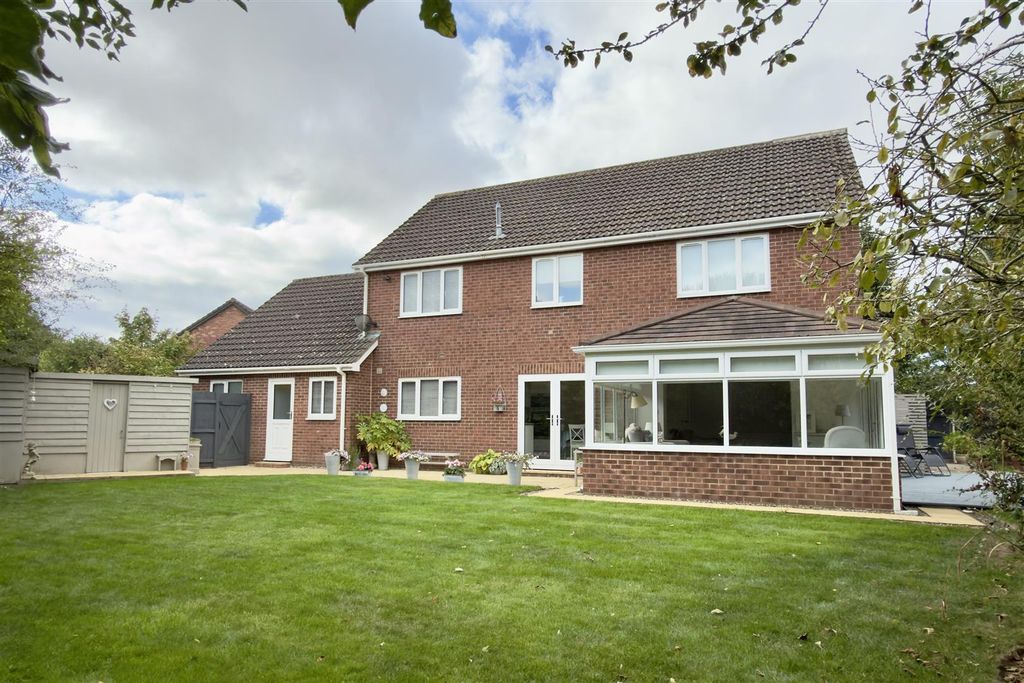 Property photo 2 of 38