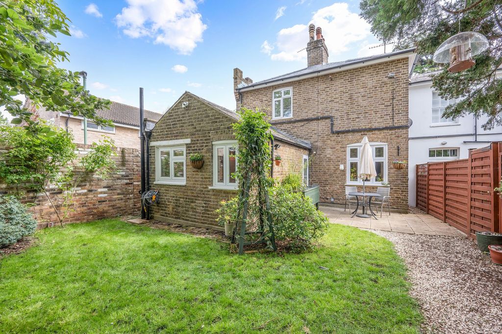 Property photo 2 of 9