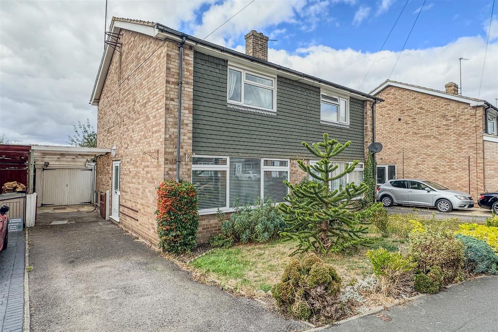 Property photo 1 of 10 Approach