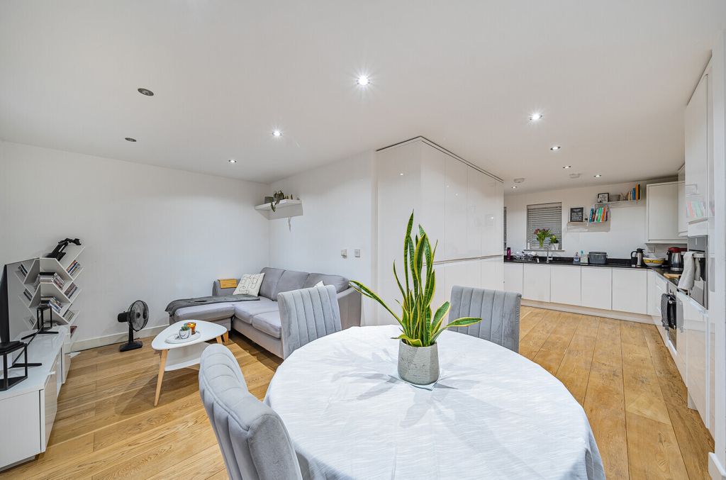 Property photo 3 of 17 Picture No. 05