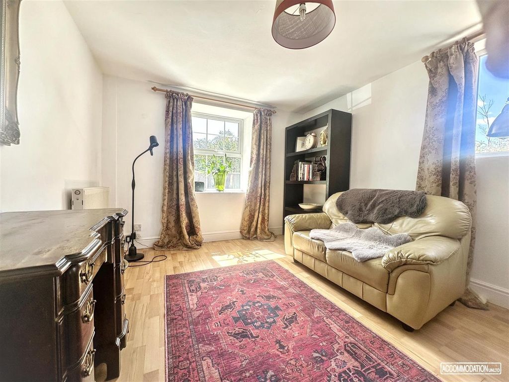Property photo 2 of 7 Bright And Cosy Living Space With Natural Light...