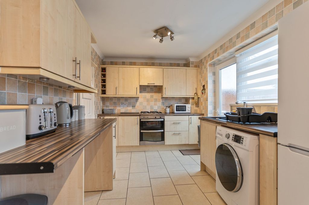 Property photo 3 of 22