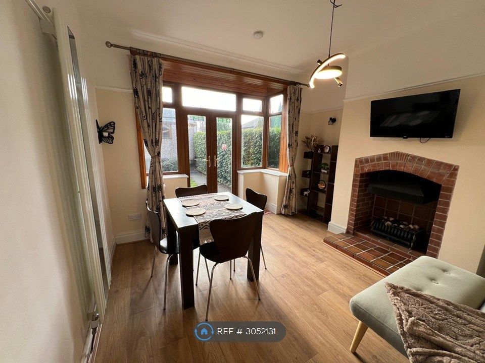 Property photo 2 of 10 Dining Room