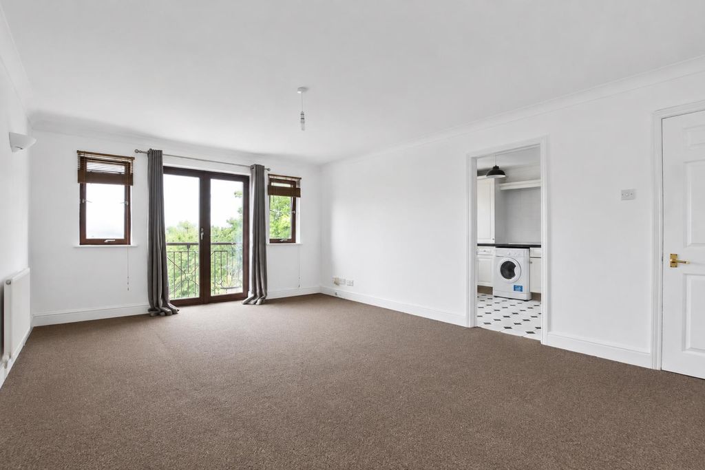 Property photo 2 of 8 E2Bbd0d3-17F1-4341-A276-Dcd37Ad59d1E.Png