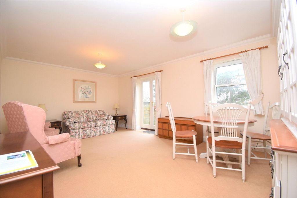 Property photo 3 of 11 Picture No. 30