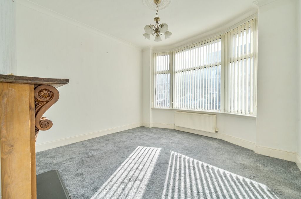 Property photo 3 of 13 1345682-1-68B0914...