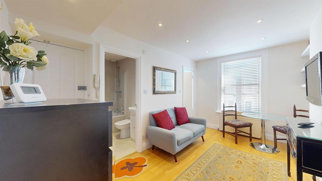 Property photo 2 of 15 68B80900F4A6Fe4d8577Ac05_87F93B63667cd3690d262Fd40