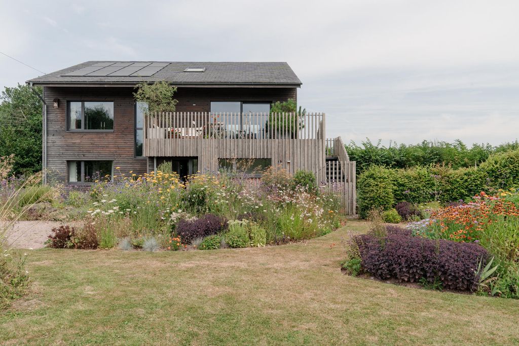 Property photo 1 of 40 A0O6700000Xwjwqea4_N131_Highres.Jpg