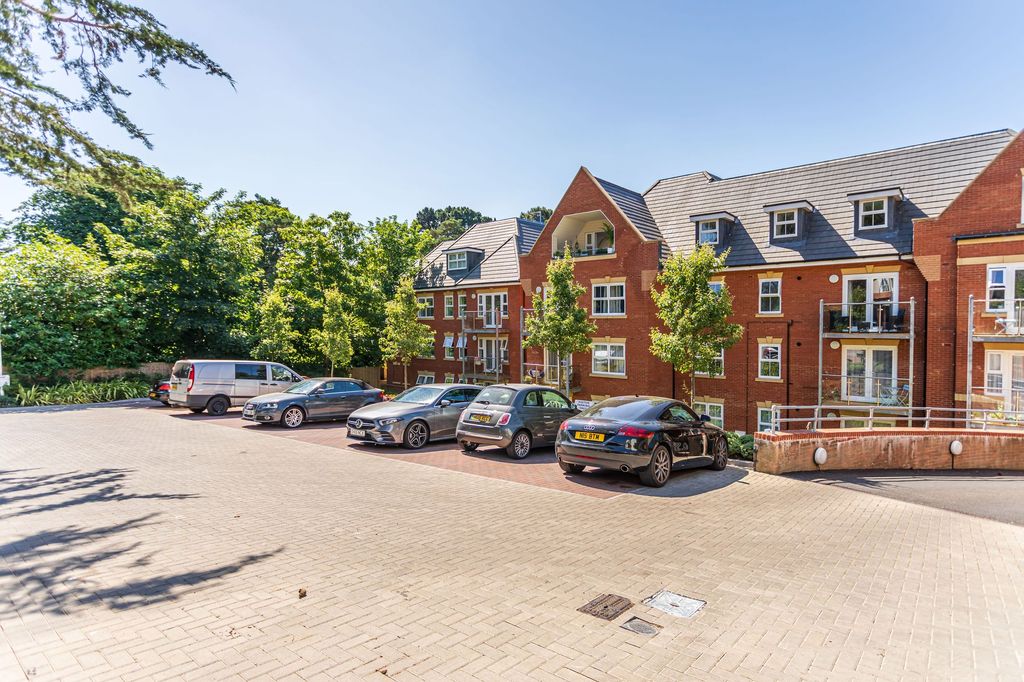 Property photo 1 of 16