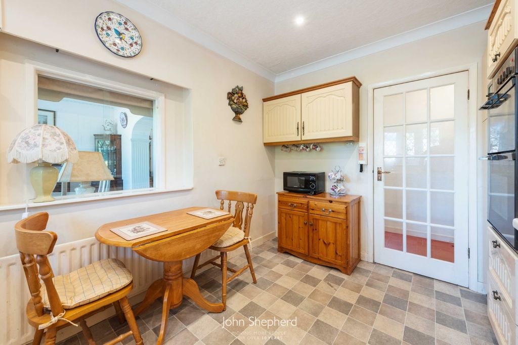 Property photo 3 of 17 Picture No. 10