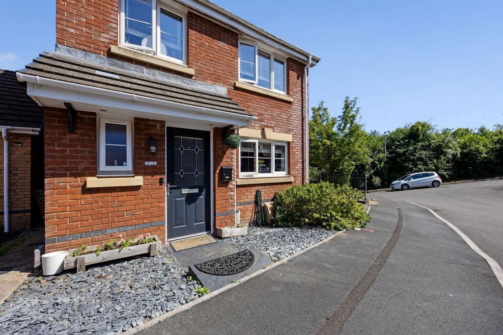 Property photo 3 of 43