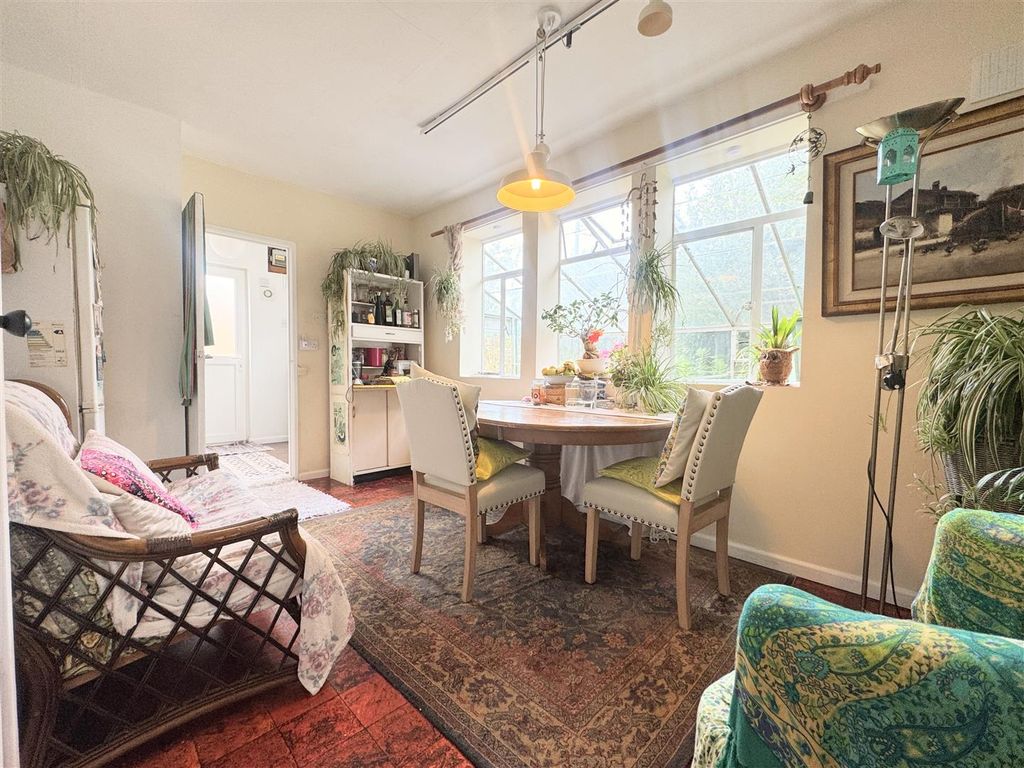 Property photo 3 of 21 Dining Room