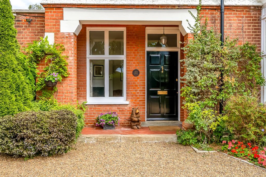 Property photo 2 of 33 Picture No. 23