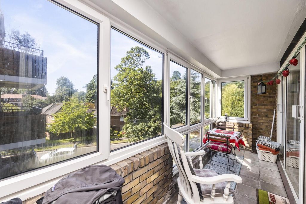 Property photo 3 of 14 Conservatory