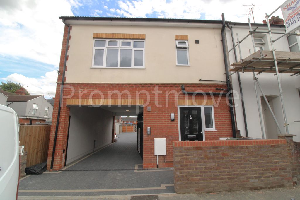 Property photo 1 of 17 Na