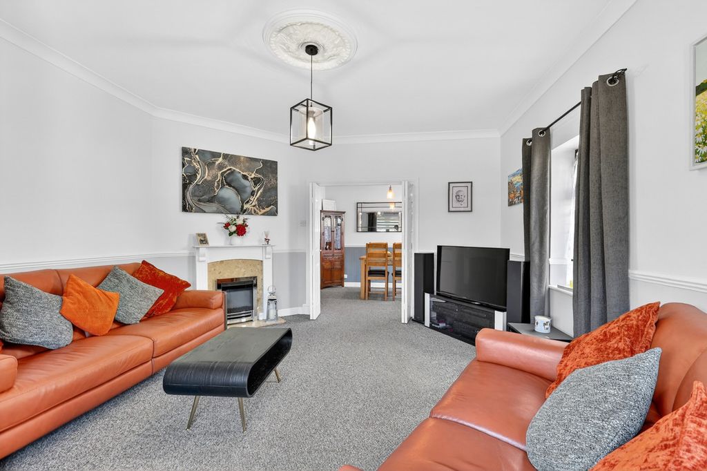 Property photo 2 of 30