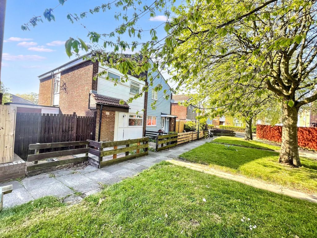 Property photo 1 of 11