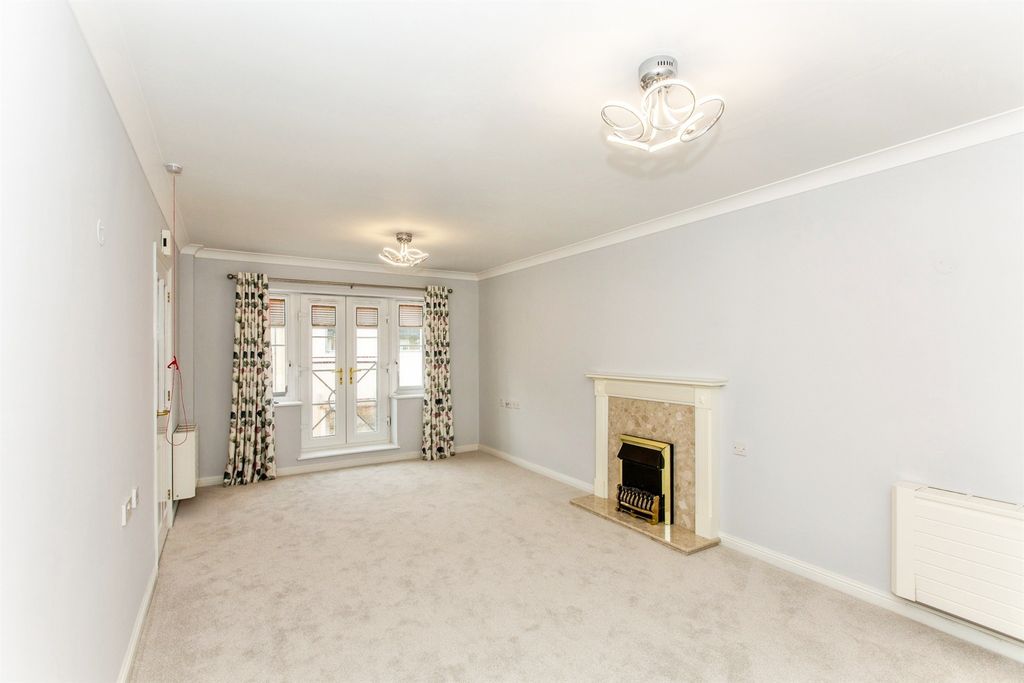 Property photo 3 of 13