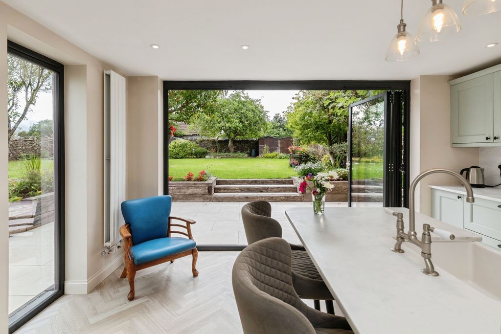 Property photo 3 of 17 Pbox-Img.Jpg