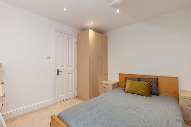 Property photo 3 of 6 264837