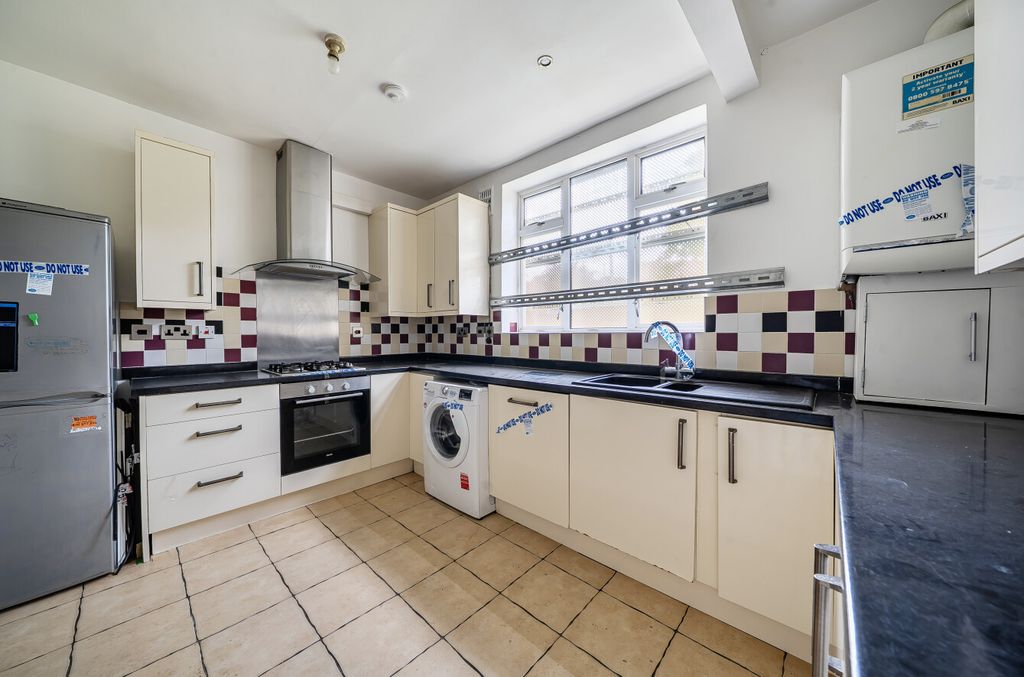 Property photo 3 of 15 1457162-16-69Fc7d...