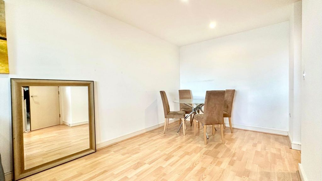 Property photo 2 of 15 Picture No. 11