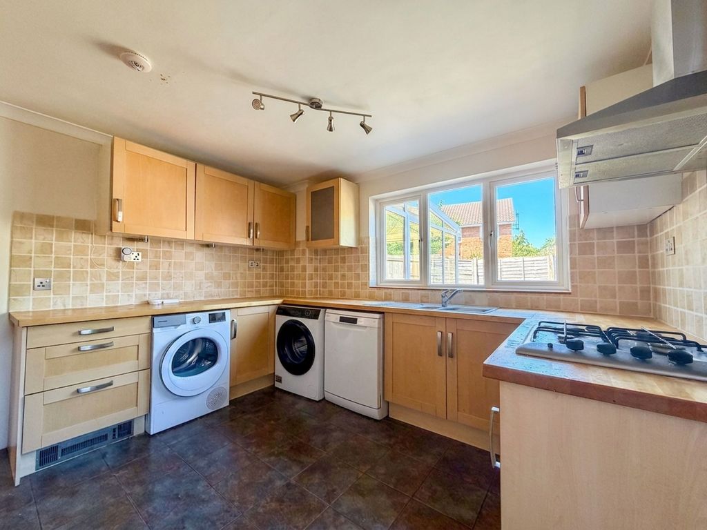 Property photo 3 of 13 Kitchen