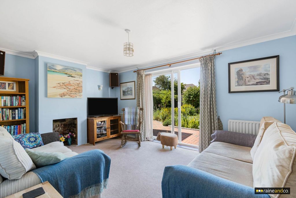Property photo 2 of 36