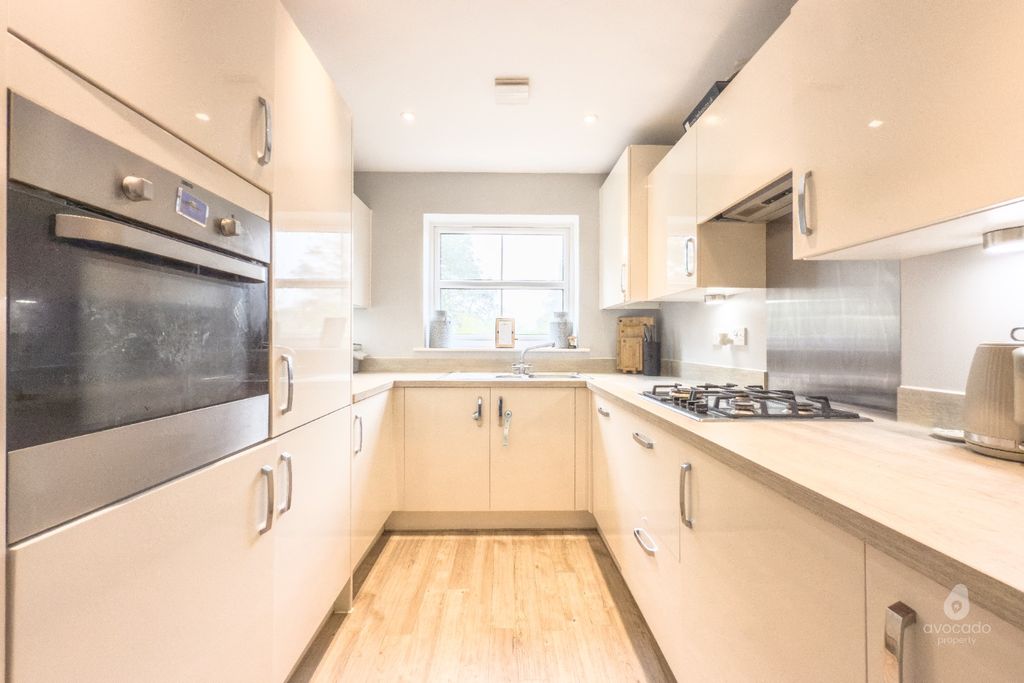 Property photo 2 of 15 4381473