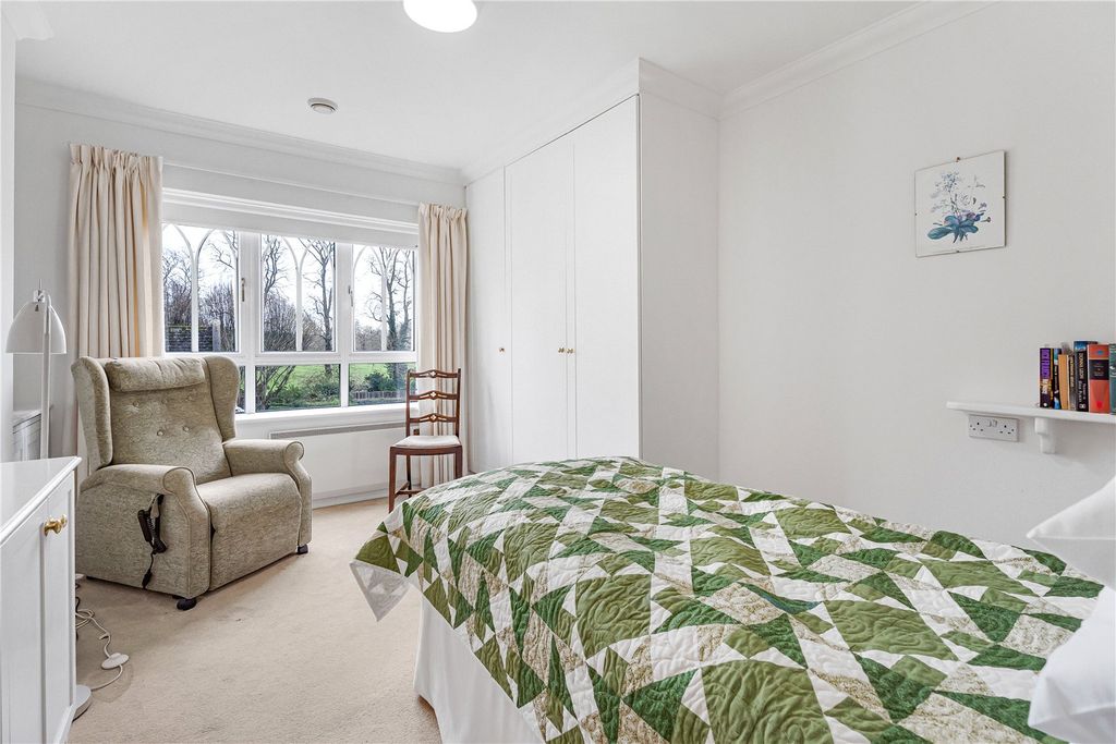 Additional image 8 of 3 bed flat for saleThe Cloisters, Pegasus Grange OX1.