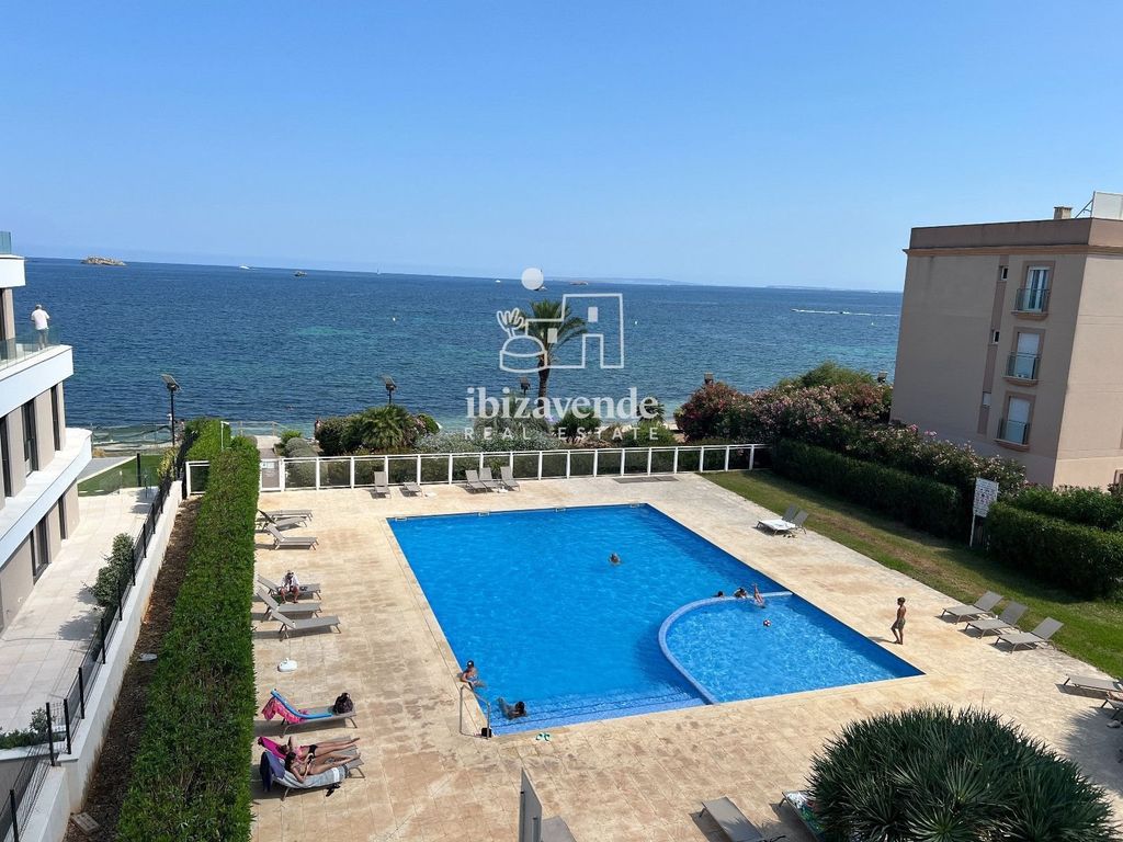Property photo 1 of 25 Fantastic Flat In Playa Den Bossa Directly At The Sea