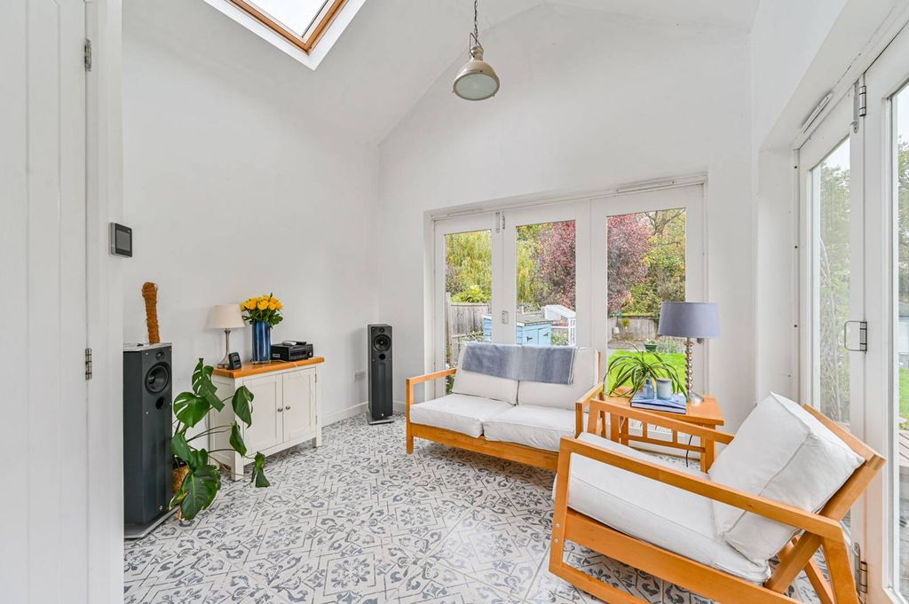 Property photo 3 of 22