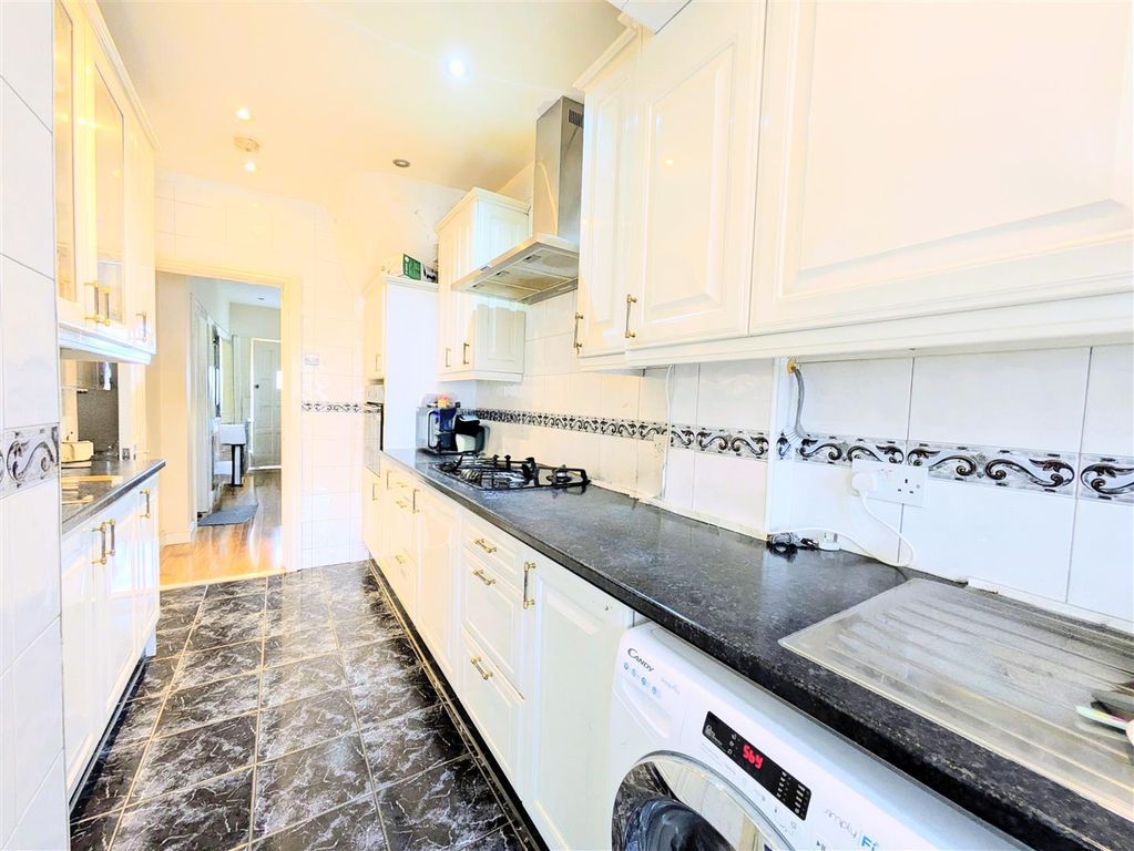 Property photo 2 of 13 Pxl_20260218_122515503.Mp~2.Jpg