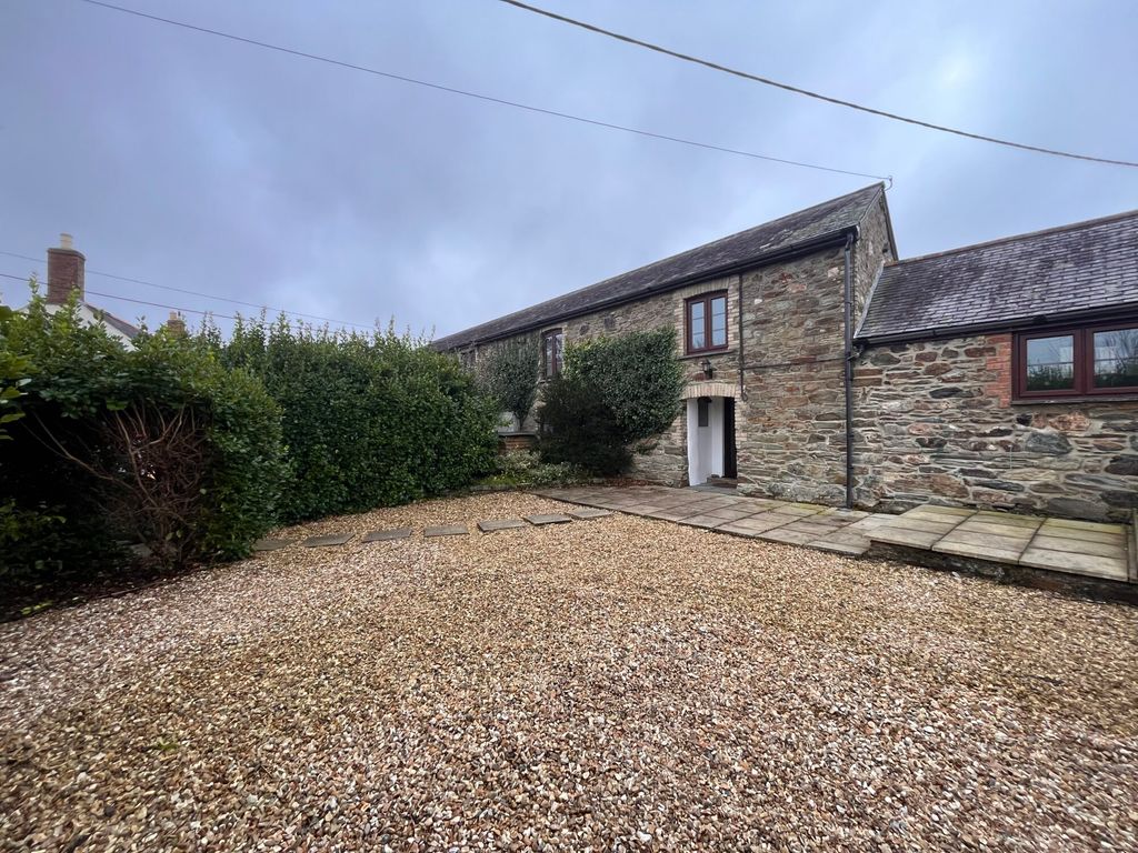 Property photo 3 of 32