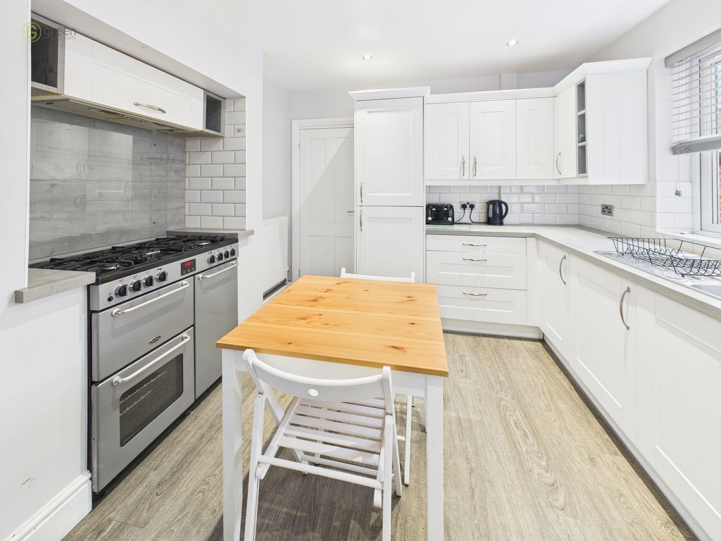 Property photo 3 of 23 Cam04425G0Pr0345Still004