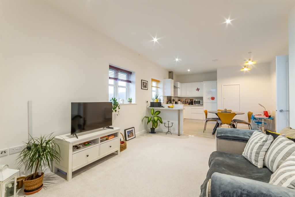 Property photo 2 of 16 Lounge / Kitchen / Dining Room