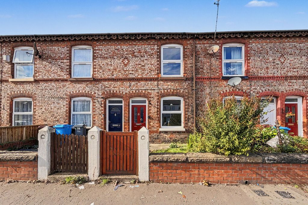 Property photo 1 of 18 41 Frederick Terrace, Blackley, Manchester, M9 8Gt