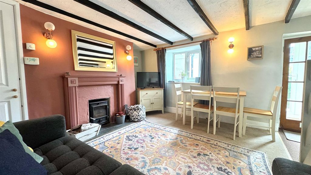 Property photo 2 of 12 10.Jpg