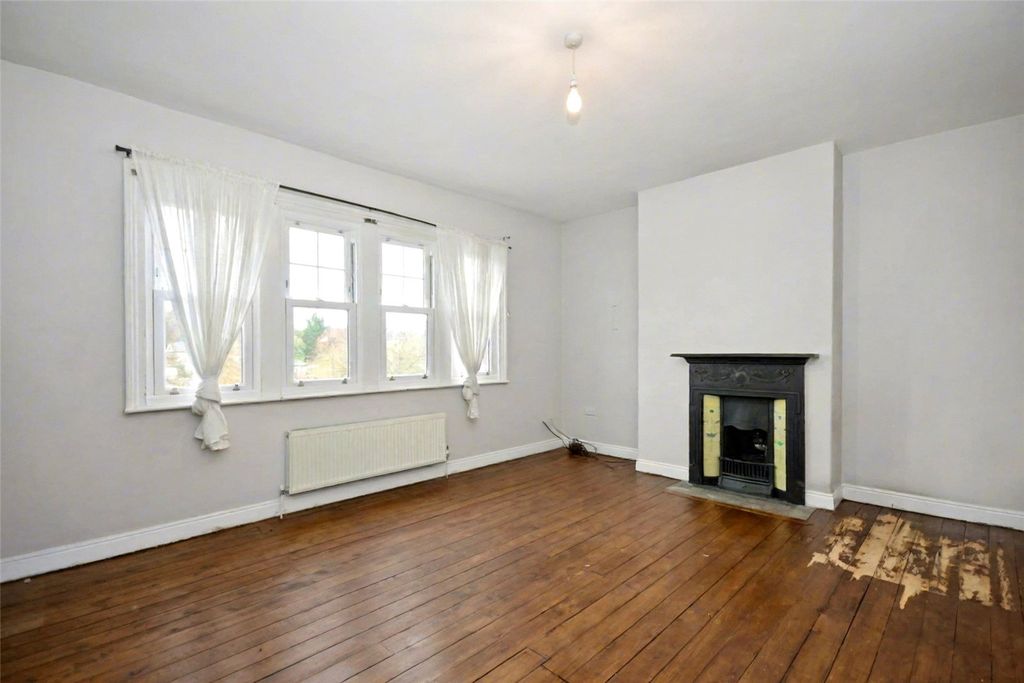 Property photo 2 of 14 Picture No. 32