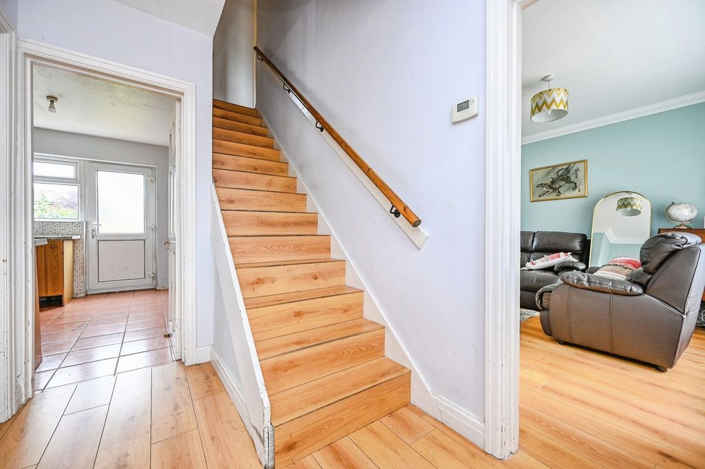 Property photo 2 of 14 Photo